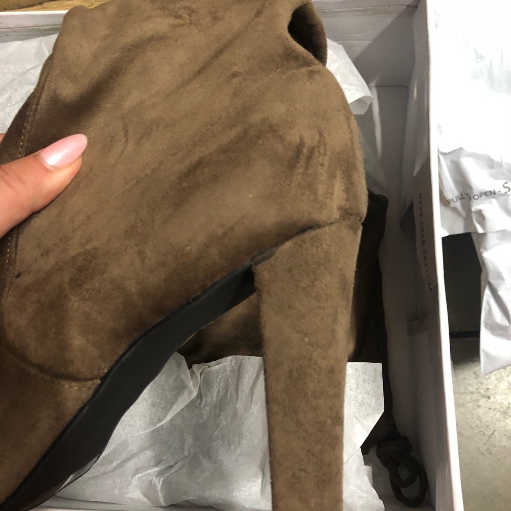 NIB Cape Robbin over knee taupe boots - Picture 4 of 5